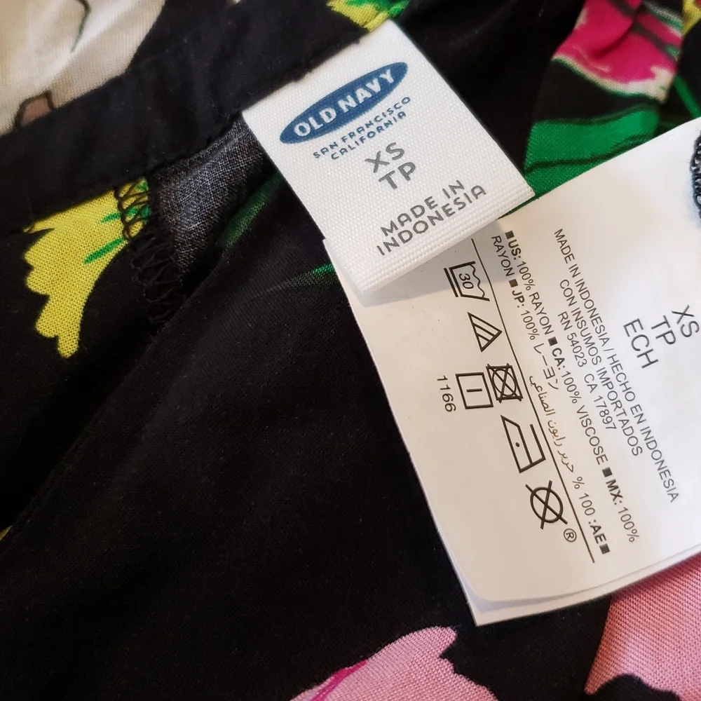 Old Navy Tank - Picture 6 of 6